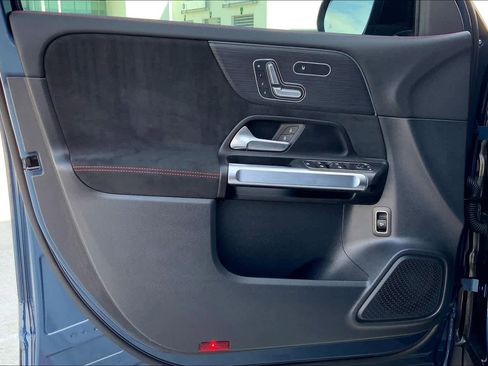 Used 2022 Mercedes-Benz GLB 250 image 18