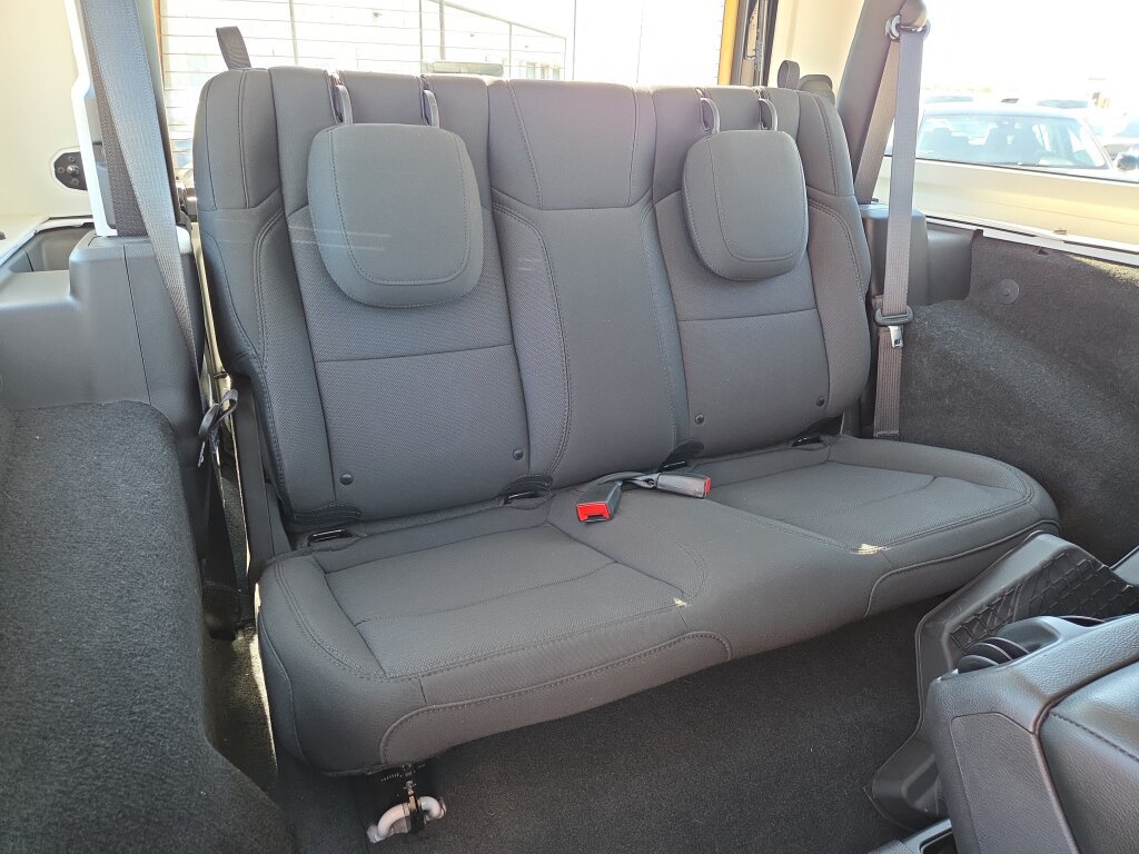 Used 2022 Jeep Wrangler Sport AWD/4WD image 14
