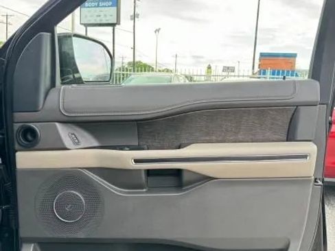 Used 2019 Ford Expedition Limited w/ Texas Edition Package RWD image 23