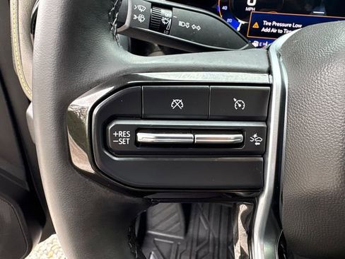 Used 2024 Chevrolet Colorado ZR2 AWD/4WD image 20
