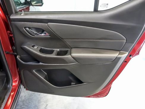 Used 2020 Chevrolet Traverse LT image 32