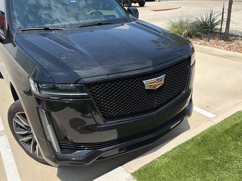 Certified 2023 Cadillac Escalade ESV Sport Platinum AWD/4WD image 17