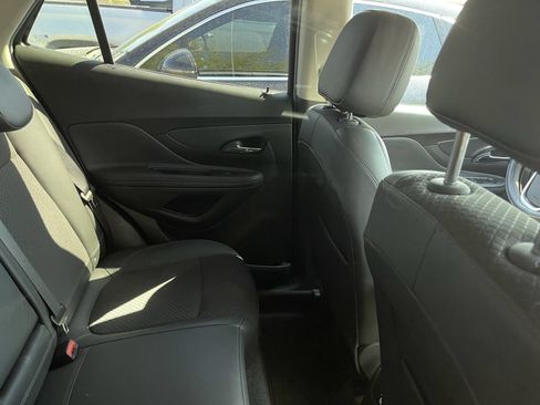 Used 2022 Buick Encore Preferred w/ Safety Package FWD image 8