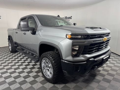 Used 2025 Chevrolet Silverado 2500 Custom w/ Custom Value Package AWD/4WD image 6
