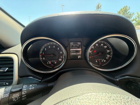 Used 2012 Jeep Grand Cherokee Laredo w/ Laredo E Group image 22