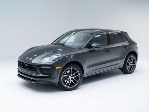 Certified 2025 Porsche Macan AWD/4WD image 1