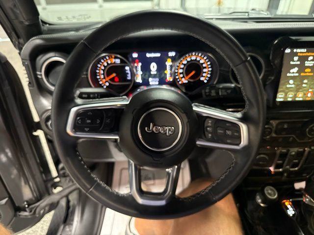 Used 2022 Jeep Wrangler Unlimited Sahara w/ LED Lighting Group AWD/4WD image 12