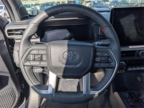 Used 2025 Toyota Tacoma TRD Sport image 8