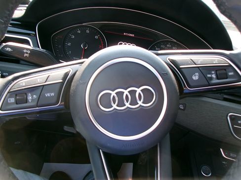 Used 2021 Audi A4 2.0T Premium image 17