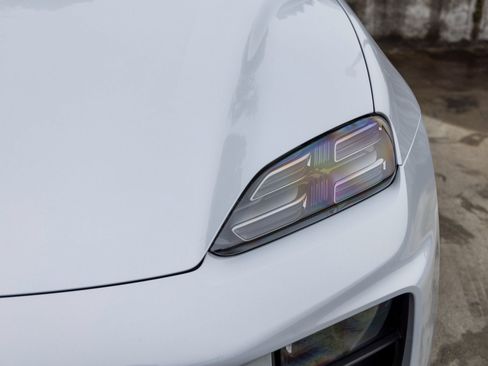 Certified 2024 Porsche Macan 4 Electric image 16