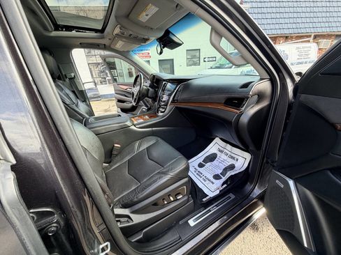 Used 2015 Cadillac Escalade Premium image 63