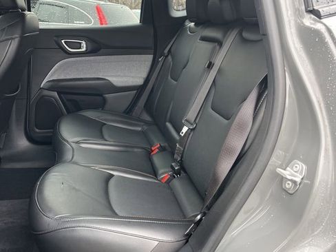 Used 2023 Jeep Compass Latitude image 23