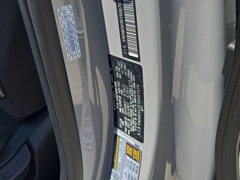 New 2027 Kia Carnival LX FWD image 33