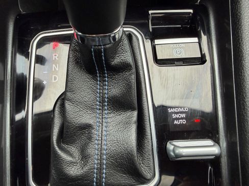 Used 2022 Jeep Compass Latitude w/ Sun and Sound Group image 18