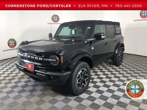 Used 2022 Ford Bronco Outer Banks AWD/4WD image 1