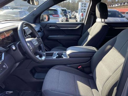 Used 2025 GMC Acadia Elevation image 24