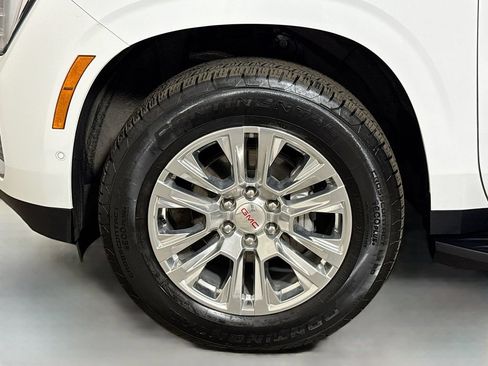 Certified 2025 GMC Yukon Denali AWD/4WD image 31
