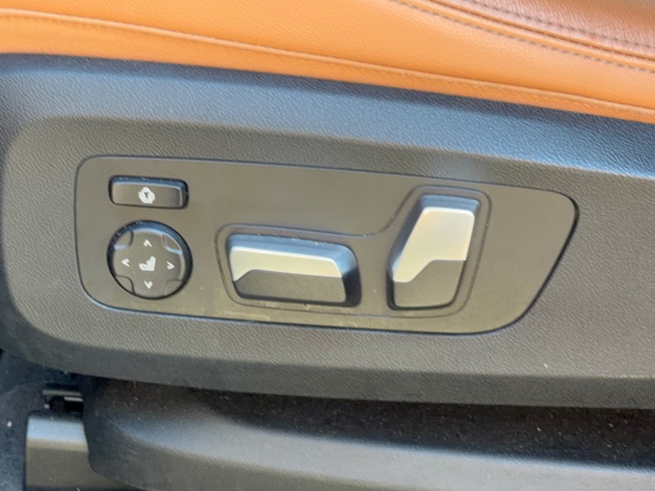 Used 2019 BMW X5 xDrive40i AWD/4WD image 16