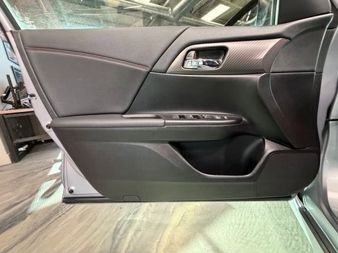 Used 2017 Honda Accord Sport Special Edition image 51