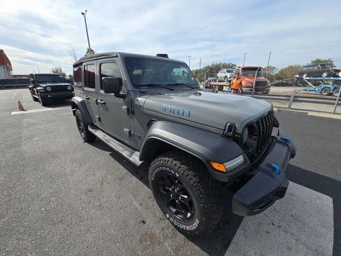 Used 2023 Jeep Wrangler Unlimited image 3