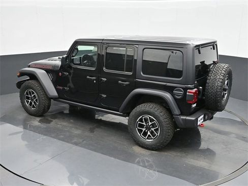 Used 2024 Jeep Wrangler Unlimited Rubicon w/ Technology Group image 26