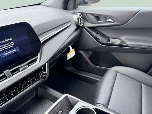 New 2026 Chevrolet Equinox LT w/ Convenience Package II image 27