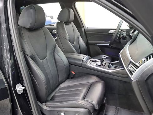 Used 2020 BMW X7 xDrive40i w/ M Sport Package AWD/4WD image 28