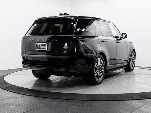Used 2023 Land Rover Range Rover SE image 32