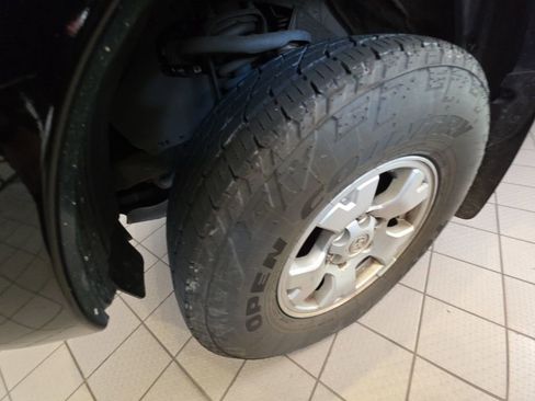 Used 2015 Toyota Tacoma PreRunner w/ TRD Off-Road Package RWD image 8