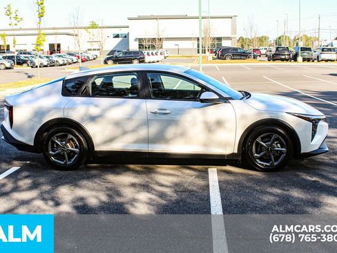 Used 2025 Kia K4 LXS image 9