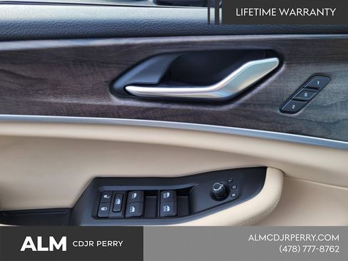 New 2025 Jeep Grand Cherokee L Limited w/ Luxury Tech Group II AWD/4WD image 28