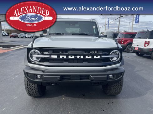 New 2026 Ford Bronco Outer Banks w/ Sasquatch Package image 5