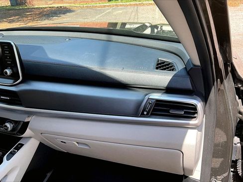 Used 2020 Kia Telluride S FWD image 23