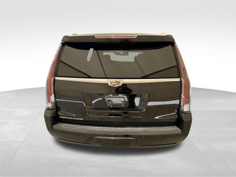 Used 2018 Cadillac Escalade Platinum AWD/4WD image 5