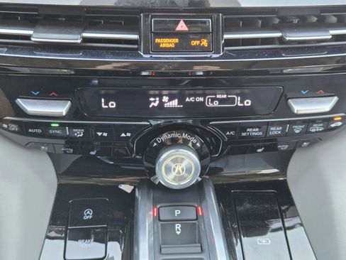 Used 2023 Acura MDX SH-AWD w/ Advance Package image 15