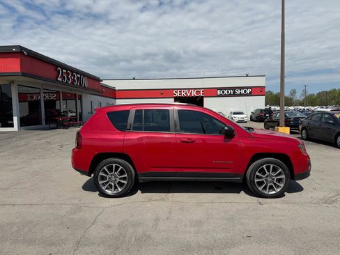 Used 2017 Jeep Compass Sport w/ Power Value Group AWD/4WD image 2