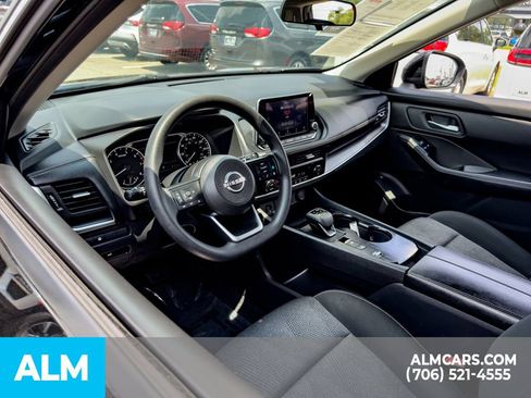 Used 2024 Nissan Rogue SV FWD image 8