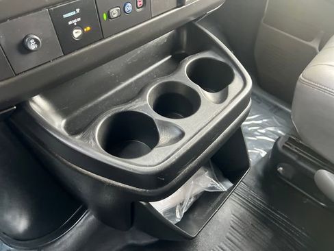 Used 2022 Chevrolet Express 2500 w/ Driver Convenience Package image 28