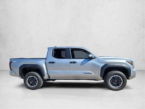 Used 2024 Toyota Tacoma TRD Off-Road image 4