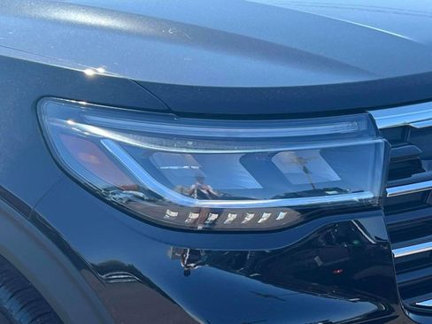 Used 2026 Ford Explorer Active AWD/4WD image 12