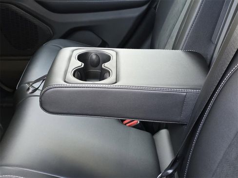 New 2025 Jeep Grand Cherokee Altitude image 10