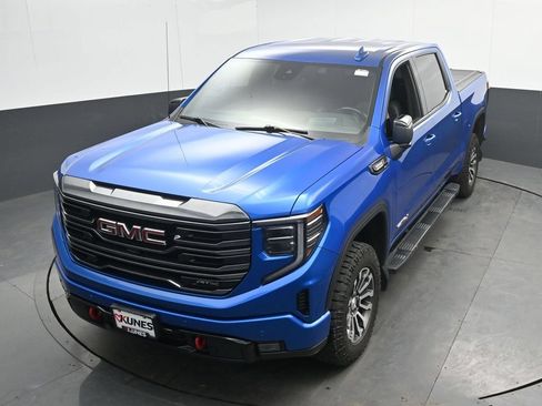 Used 2023 GMC Sierra 1500 AT4 w/ AT4 Premium Package AWD/4WD image 31