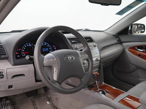 Used 2011 Toyota Camry XLE w/ XLE Extra-Value Pkg #1 FWD image 22
