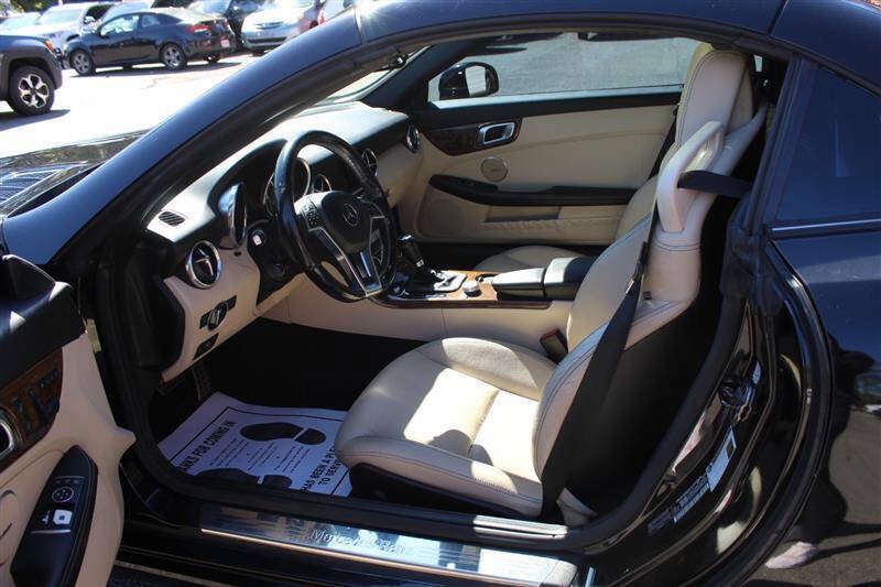 Used 2015 Mercedes-Benz SLK 250 w/ Premium Package image 14