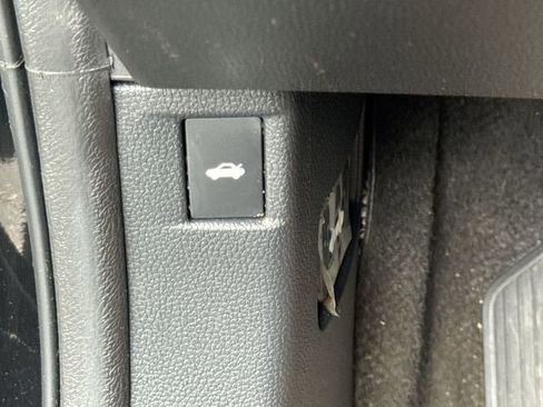 Used 2023 Honda Accord EX-L image 26