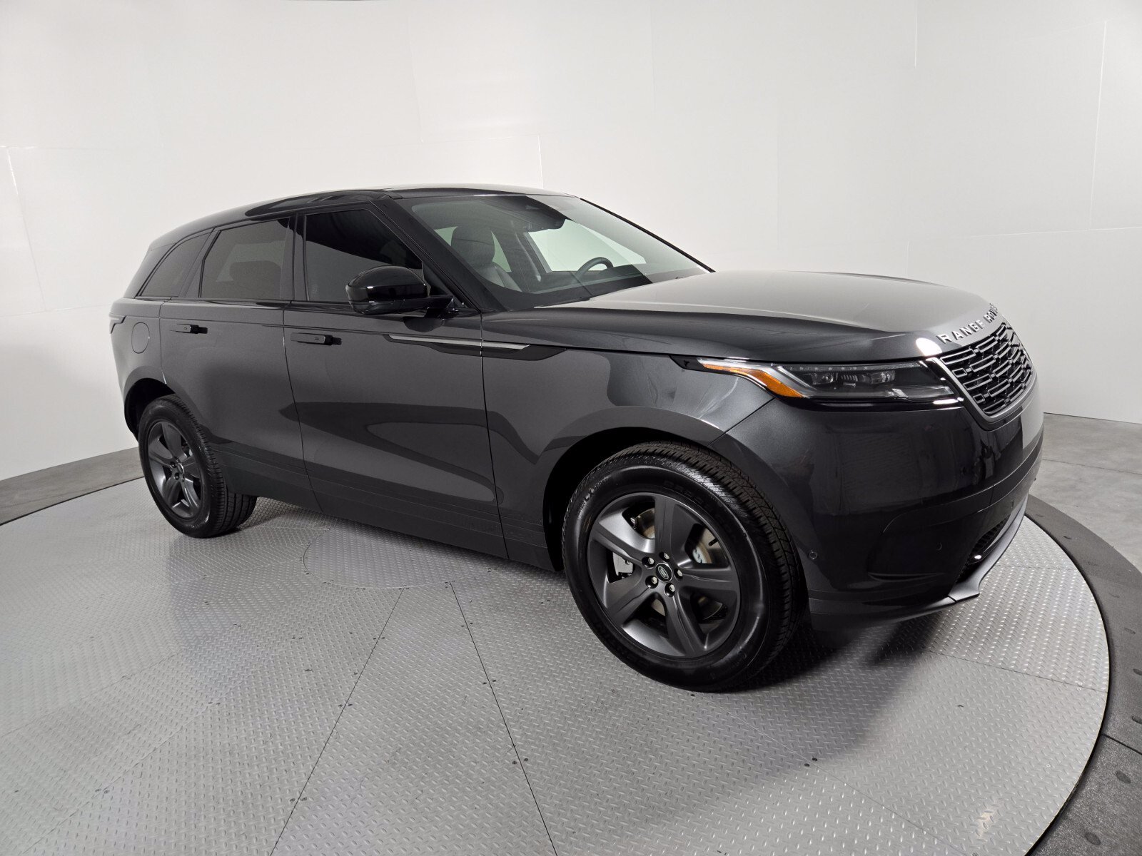 New 2026 Land Rover Range Rover Velar S AWD/4WD image 17