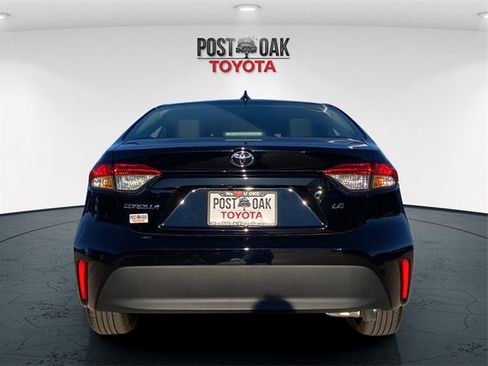 Used 2025 Toyota Corolla LE image 6