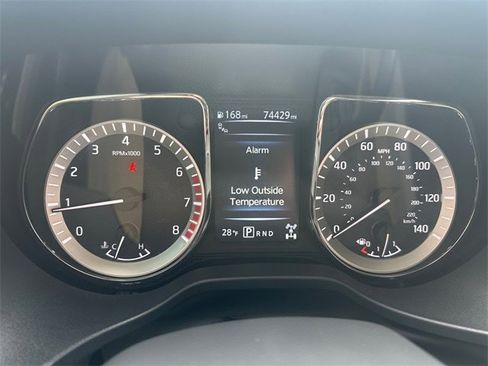 Used 2017 Nissan Titan SV image 20
