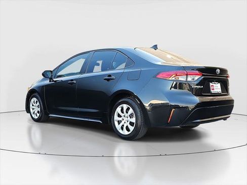 Used 2021 Toyota Corolla LE image 7