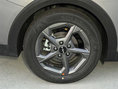 New 2025 Kia K4 LXS image 6